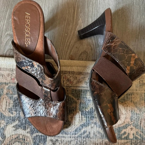 Aerosoles Snake Print Embossed Strappy Mules Size 6.5 Comfort Cushioned Reptile - Picture 2 of 7